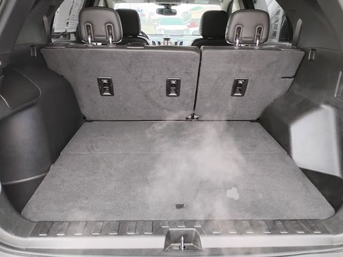 Used 2018 Chevrolet Equinox Premier image 21