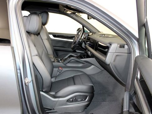 New 2026 Porsche Cayenne E-Hybrid AWD/4WD image 27