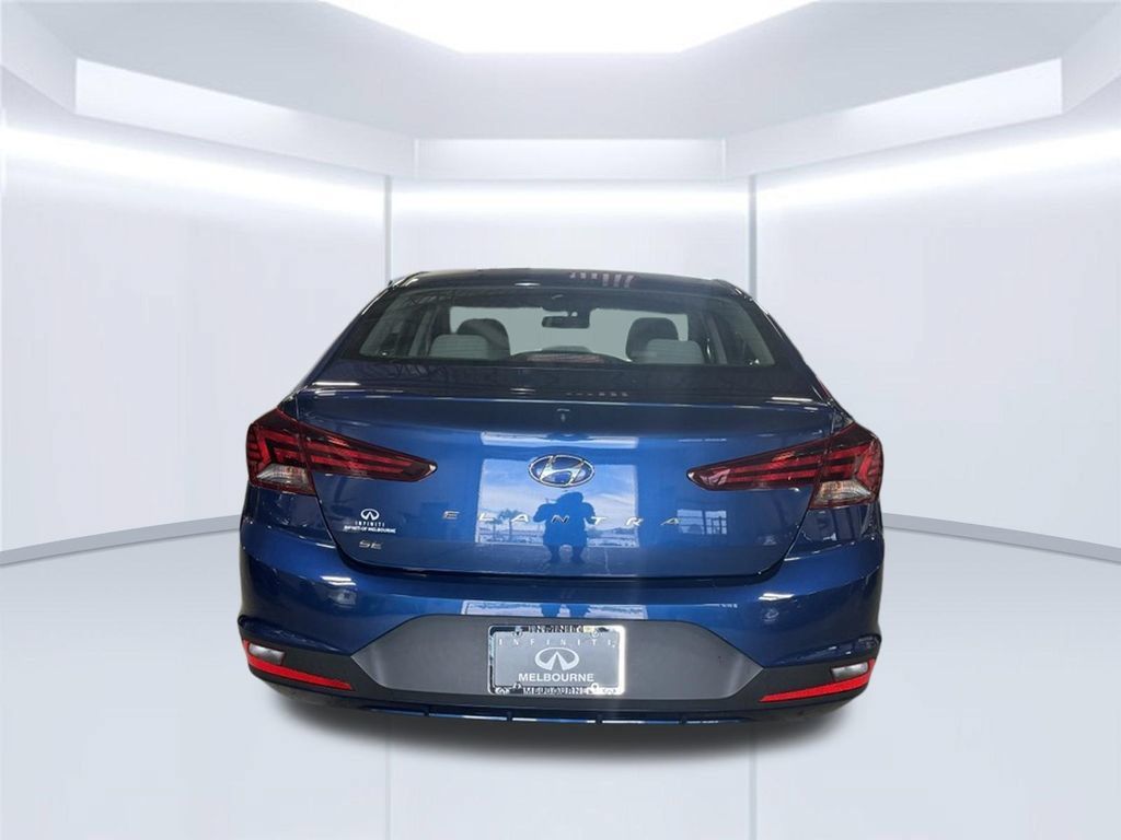 Used 2020 Hyundai Elantra SE FWD image 5