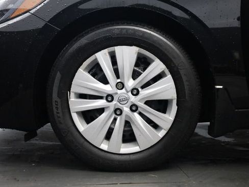 Used 2024 Nissan Sentra S image 8