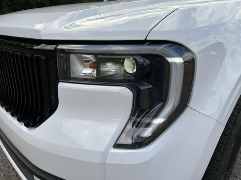 New 2025 Ford Maverick Lobo image 12