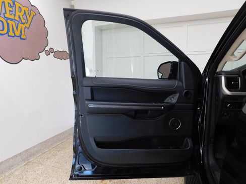 Used 2024 Ford Expedition XLT image 25