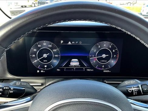 Certified 2023 Kia Carnival SX FWD image 16