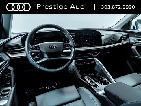 Used 2025 Audi Q5 Premium Plus w/ Premium Plus AWD/4WD image 5