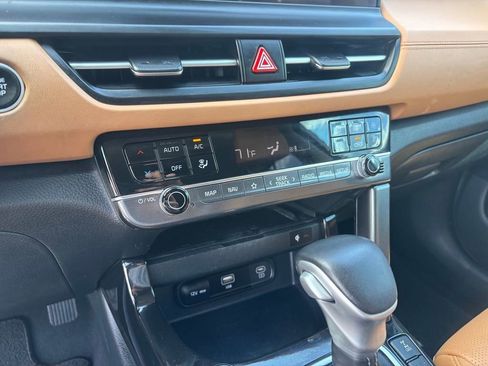Used 2024 Kia Seltos SX w/ SX Sunroof Package AWD/4WD image 19