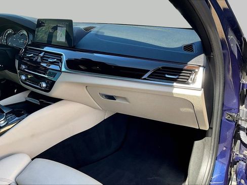 Used 2018 BMW 540i xDrive image 26