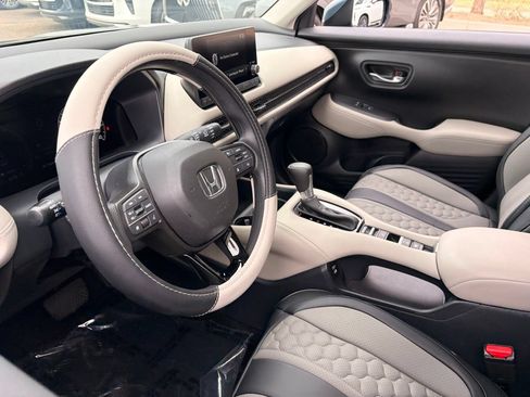 Used 2025 Honda HR-V LX image 18