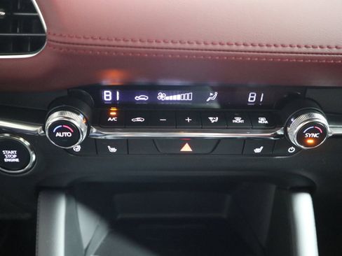 New 2026 MAZDA MAZDA3 Hatchback w/Premium Plus Pkg image 31