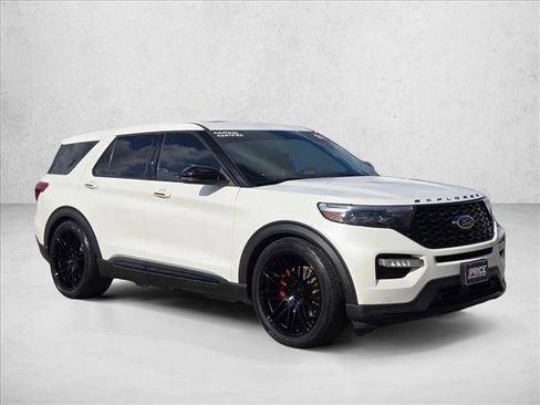 Used 2021 Ford Explorer ST w/ Equipment Group 401A image 3