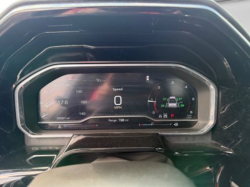 Used 2024 GMC Sierra 1500 Elevation w/ Elevation Premium Package AWD/4WD image 10