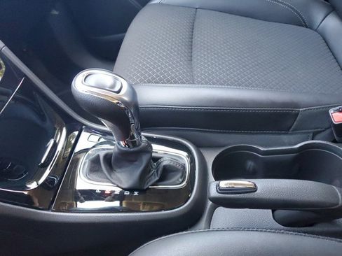 Used 2022 Buick Encore Preferred w/ Safety Package image 32