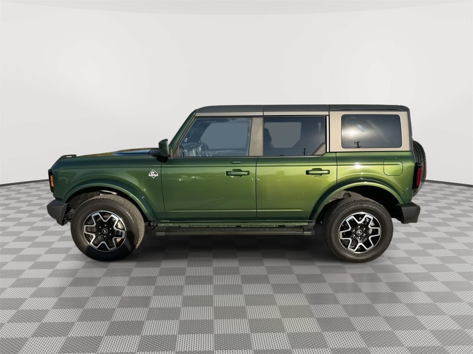Used 2023 Ford Bronco Outer Banks AWD/4WD image 4