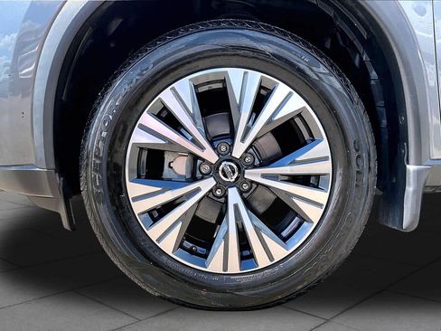 Used 2021 Nissan Rogue SV w/ Premium Package FWD image 11