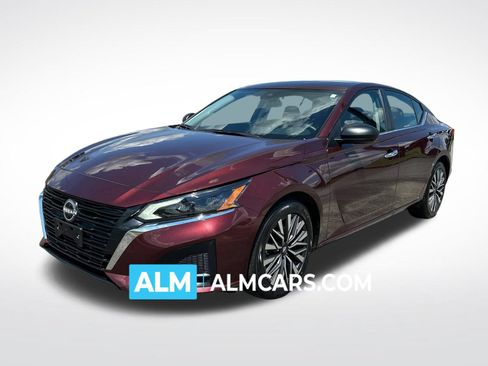 Used 2025 Nissan Altima 2.5 SV FWD image 1