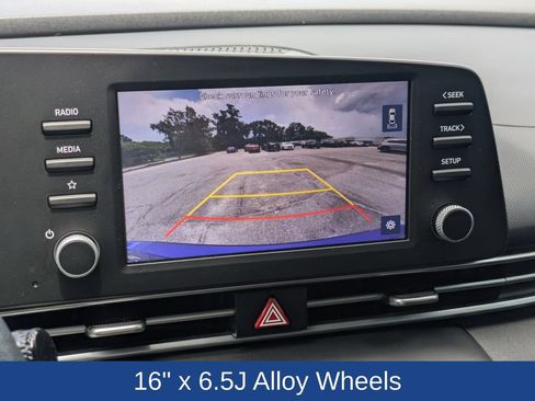 Used 2023 Hyundai Elantra SEL w/ Preferred Accessory Package FWD image 21