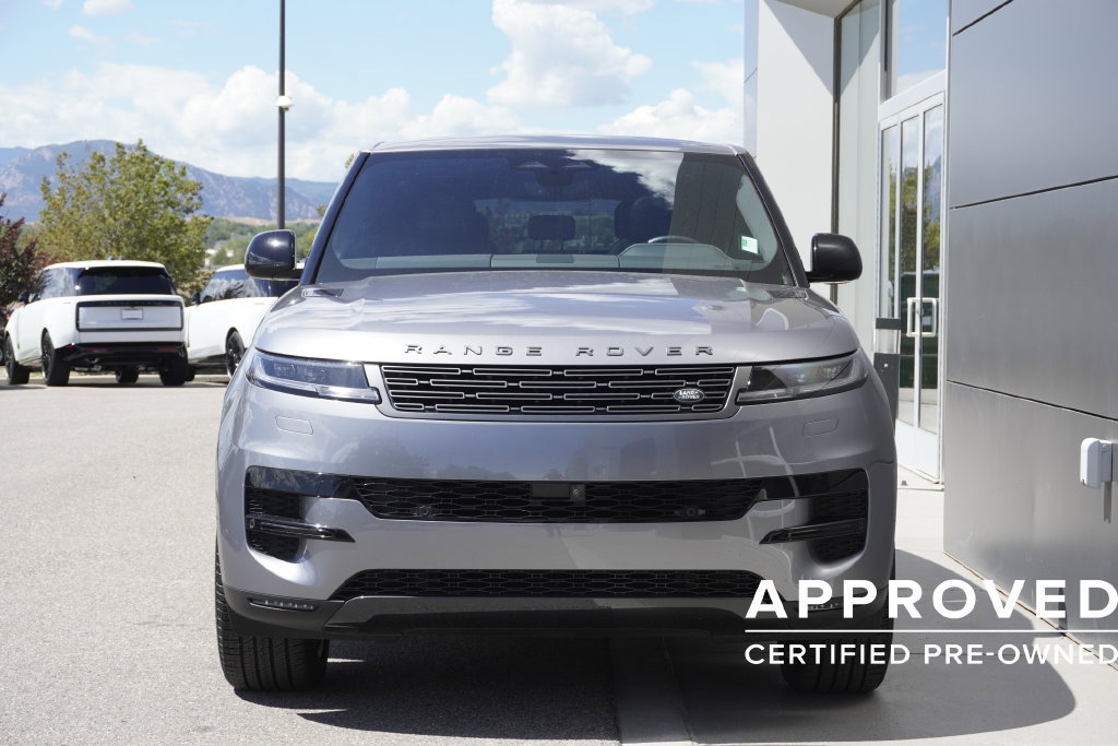 Used 2025 Land Rover Range Rover Sport SE AWD/4WD image 5