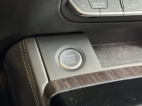 Used 2021 Audi Q5 e Prestige w/ Prestige Package image 30