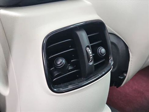 Used 2020 MINI Cooper Clubman S w/ Signature Upholstery Package image 14