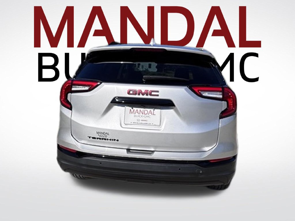 Used 2022 GMC Terrain SLE w/ Driver Convenience Package FWD image 6