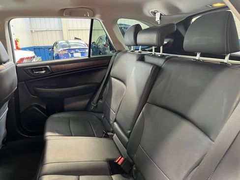 Used 2016 Subaru Outback 2.5i Limited AWD/4WD image 18
