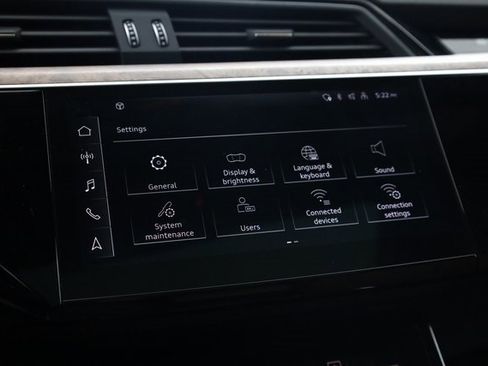 Used 2022 Audi e-tron Premium image 18
