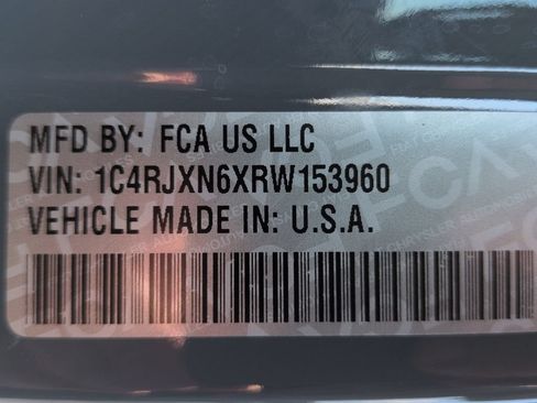 Used 2024 Jeep Wrangler Unlimited AWD/4WD image 33