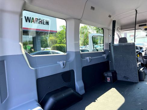 Used 2016 Ford Transit 150 XLT image 22