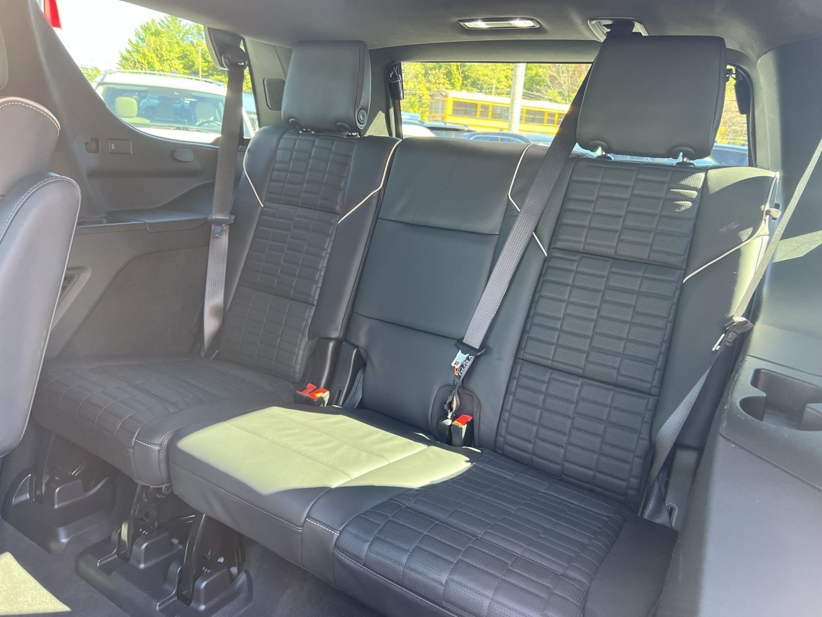 Used 2025 Cadillac Escalade Premium Luxury Platinum AWD/4WD image 26