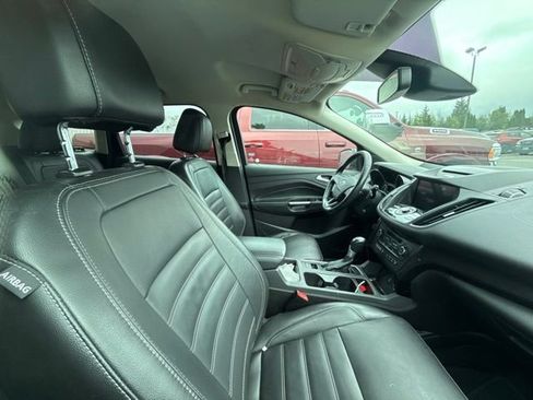 Used 2017 Ford Escape Titanium w/ Equipment Group 301A AWD/4WD image 13