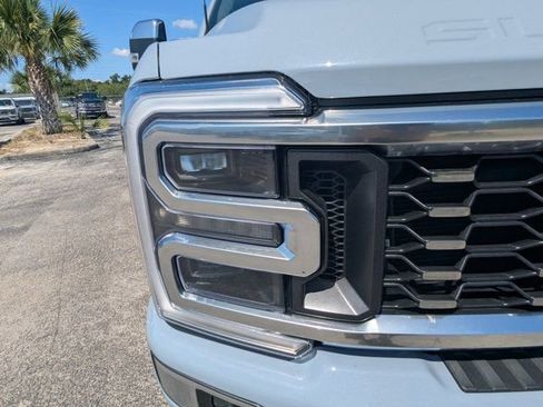 New 2026 Ford F350 4x4 Crew Cab DRW Super Duty image 11