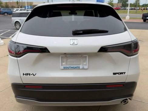 New 2027 Honda HR-V Sport image 4