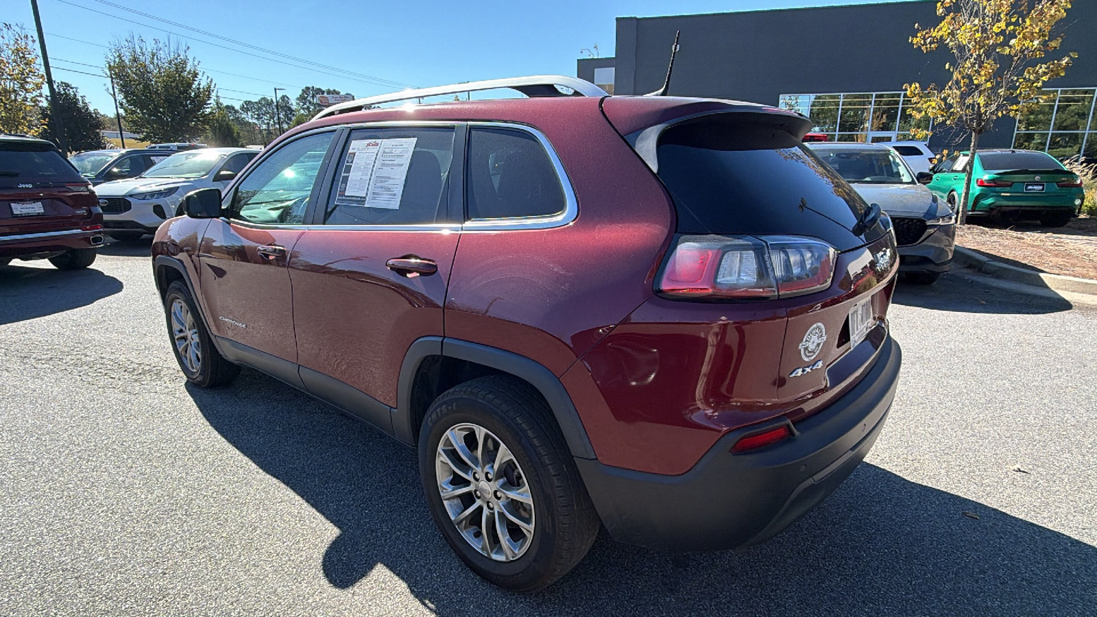 Used 2019 Jeep Cherokee Latitude Plus AWD/4WD image 10