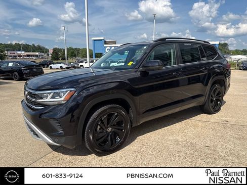 Used 2023 Volkswagen Atlas SE w/ Black Wheel Package FWD image 15