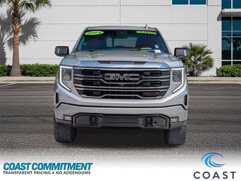 Used 2024 GMC Sierra 1500 AT4 w/ Technology Package AWD/4WD image 2
