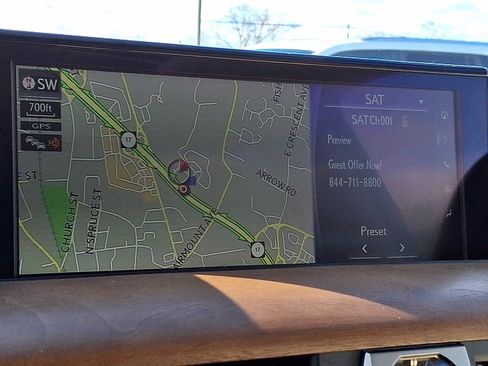 Used 2020 Lexus LX 570 4WD w/ Luxury Package image 16