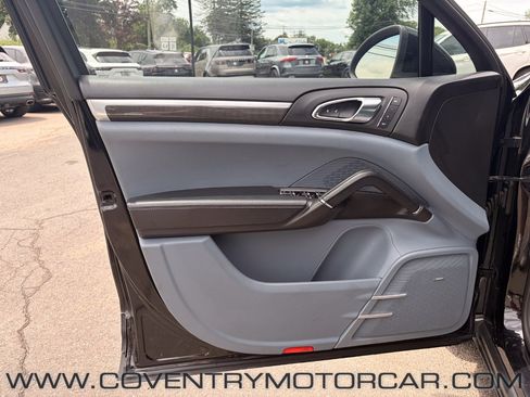 Used 2012 Porsche Cayenne Turbo AWD/4WD image 42