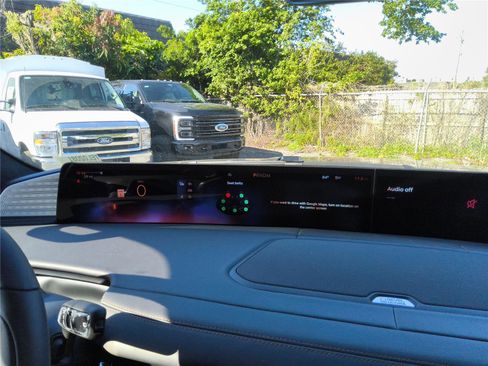 New 2026 Lincoln Navigator Black Label AWD/4WD image 16