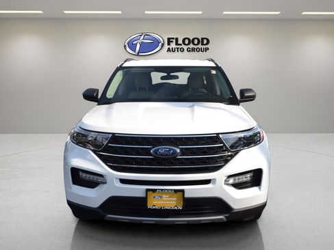 Used 2023 Ford Explorer XLT w/ Equipment Group 202A AWD/4WD image 2