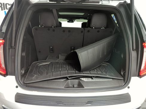 Used 2023 GMC Yukon Denali w/ LPO, Floor Liner Package image 18