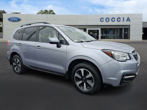 Used 2017 Subaru Forester 2.5i Premium AWD/4WD image 3