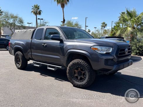 Used 2022 Toyota Tacoma SR AWD/4WD image 2