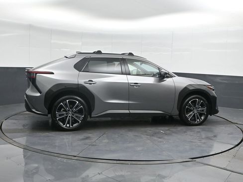 Used 2024 Toyota bZ4X Limited image 3