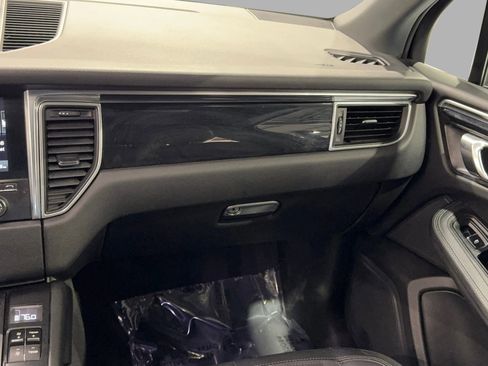 Used 2017 Porsche Macan image 25