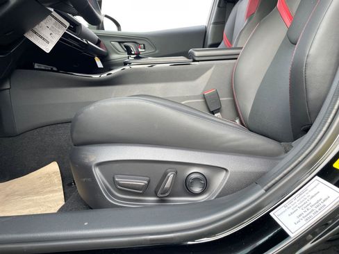 Used 2026 Toyota Prius Plug-In Hybrid image 18