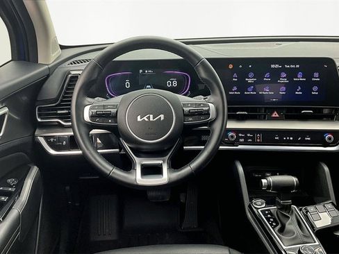 Used 2024 Kia Sportage EX image 5
