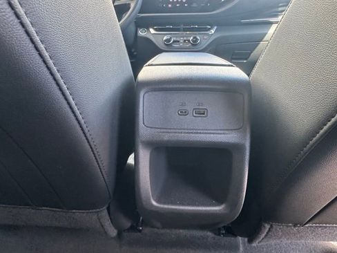 Used 2025 Buick Envista Preferred FWD image 12
