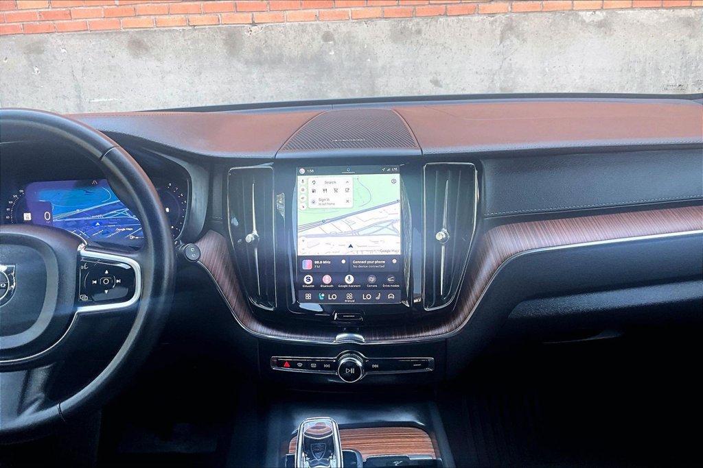 Used 2024 Volvo XC60 B5 Ultimate AWD/4WD image 41