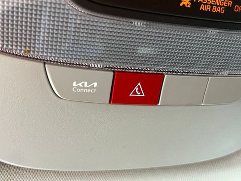 Used 2025 Kia Sportage EX FWD image 28