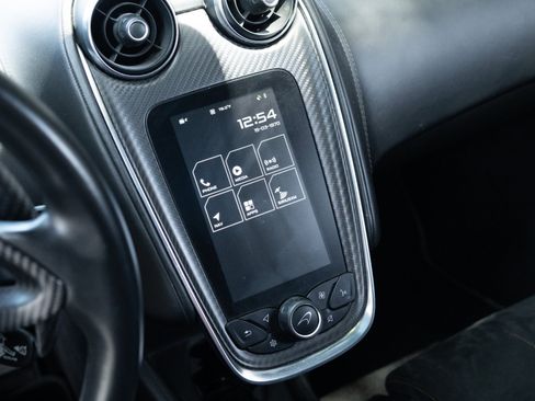 Used 2018 McLaren 570S RWD image 36