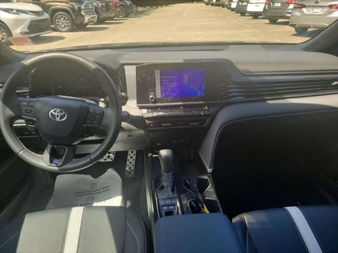 Certified 2025 Toyota Camry SE w/ Convenience Package image 18